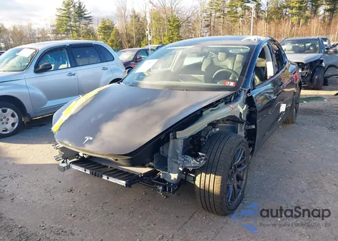 2025 Tesla Model 3 Long Range All-Wheel Drive z USA, uszkodzony, nr VIN 5YJ3E1EB7SF066371